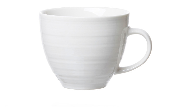 Die Kaffeetasse Suomi 230ml von Ritzenhoff & Breker, ein cremeweißer Becher mit Henkel, auf weißem Grund.
