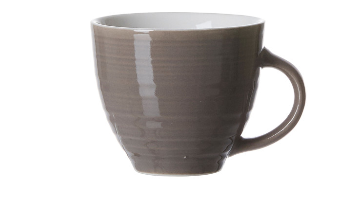 Die Ritzenhoff & Breker Espressotasse Suomi 80 ml taupe-brauner Becher mit Henkel auf weißem Grund.