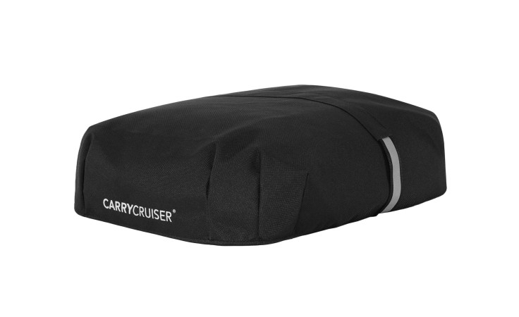 Die Reisenthel Abdeckung Carrycruiser Cover ist eine schwarze Polyesterhülle mit weißem Logo und grauem Streifen.