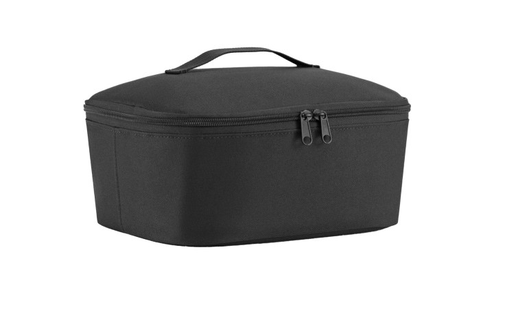 Die Reisenthel Kühltasche Coolerbag M Pocket aus recyceltem Polyester, 28x22x12 cm, mit Griff und Reißverschluss.