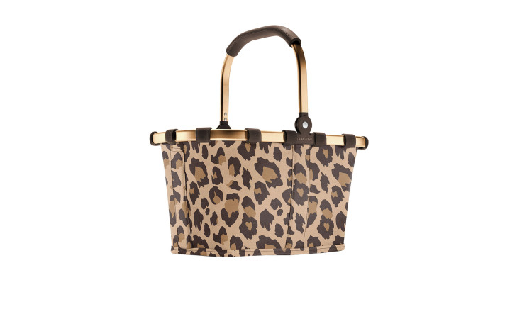 Reisenthel Einkaufskorb Carrybag XS in Leo Macchiato, schwarzer Griff, goldener Rahmen, recyceltes Polyester.