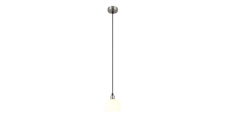 Pendelleuchte Molly 150 cm mit mattiertem Glasschirm, dünner schwarzer Schnur und silberner Deckenhalterung aus Metall.