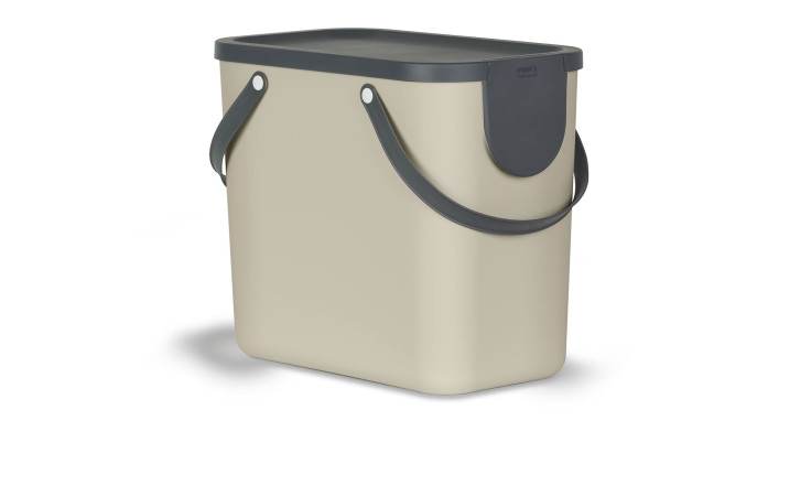 Recycling Müllsystem Albula 25 l aus Kunstoff in beige mit schwarzem Deckel und Griffen.