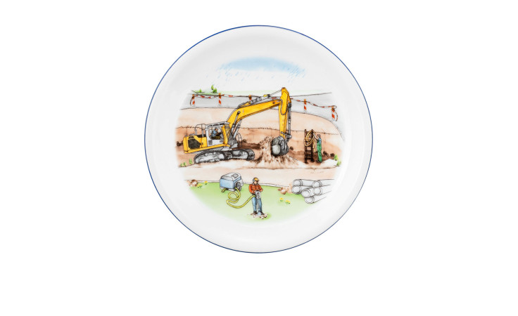 Der Seltmann Frühstücksteller Auf der Baustelle 19 cm ist ein weißer Porzellanteller mit einer Baustellenillustration.