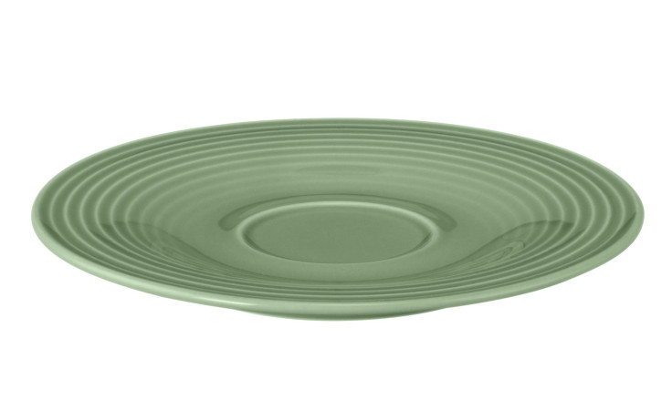 Die Seltmann Kombi Untertasse Beat Salbeigrün ist eine runde 13,5 cm Untertasse mit Rillen und einer flachen Vertiefung in der Mitte.