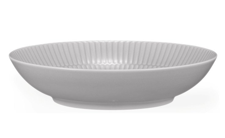 Seltmann Suppenteller Amina 21 cm in Grau mit gerippten Innenlinien, abgebildet auf weißem Hintergrund.