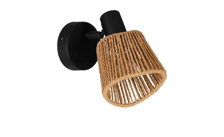 Spot Keelby 11 cm, eine schwarze Wandleuchte mit geflochtenem Rattanschirm, teilmontiert, abgebildet auf weißem Hintergrund.