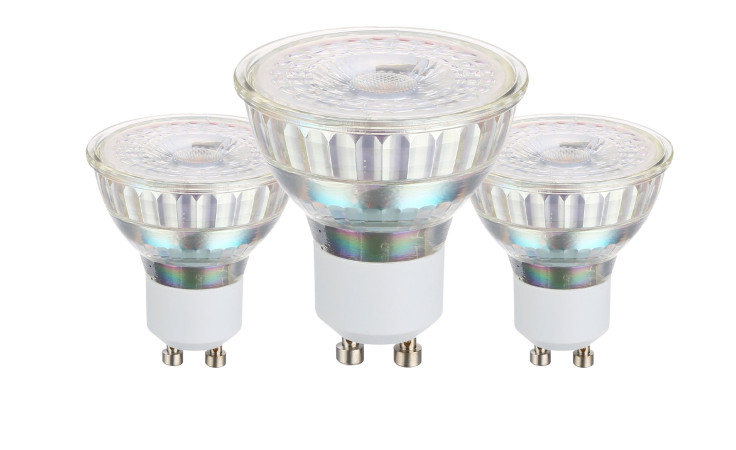 Leuchtmittel 3er-Set 113114 GU10: drei klare LED-Strahler, Effizienzklasse F, auf weißem Grund.