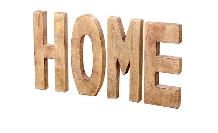 Boltze Deko-Schriftzug Home 4-tlg. aus Mangoholz als stilvolle Dekoration auf weißem Hintergrund.