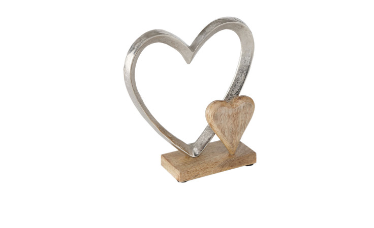 Der Boltze Deko-Herz Carolyn ist ein herzförmiges Ornament mit einem Holzsockel, das isoliert auf einem weißen Hintergrund abgebildet ist.