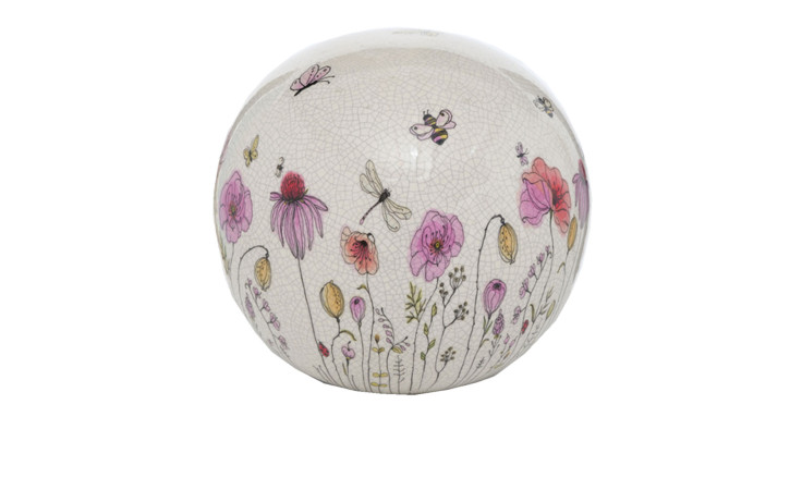 Boltze Deko-Kugel Babette 25 cm: Runde Vase mit rosa Blumen, Schmetterlingen und Libellen auf weißem, buntem Hintergrund.