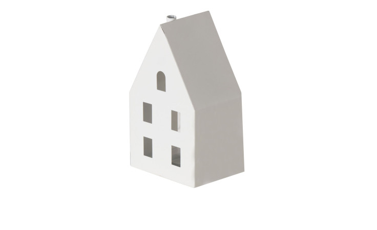 Windlicht Huxel 22 cm: Minimalistische weiße Metallhaus-Deko mit Fenstern und Schornstein, vor weißem Hintergrund.