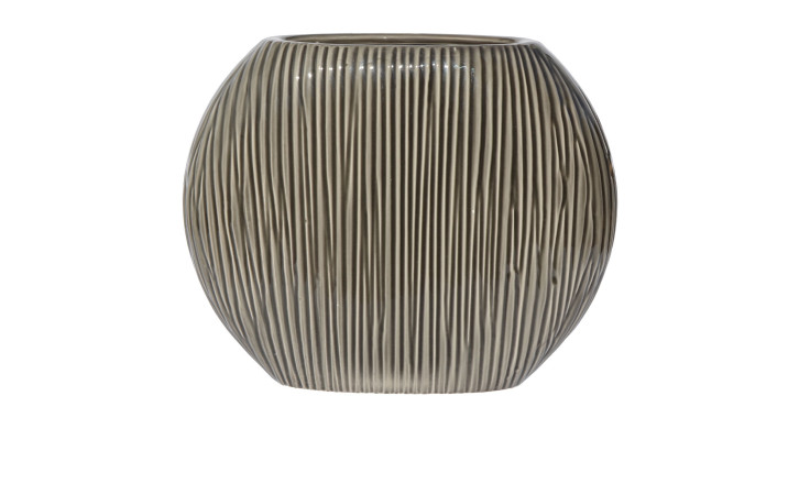 Vase 20 cm, hoch und oval mit vertikaler Rippenstruktur und glänzendem Anthrazit, isoliert auf weißem Hintergrund.