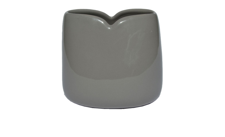 Glänzende, graue Vase 11 cm Stein mit abgerundeter Form und eingerückter v-förmiger Öffnung oben.