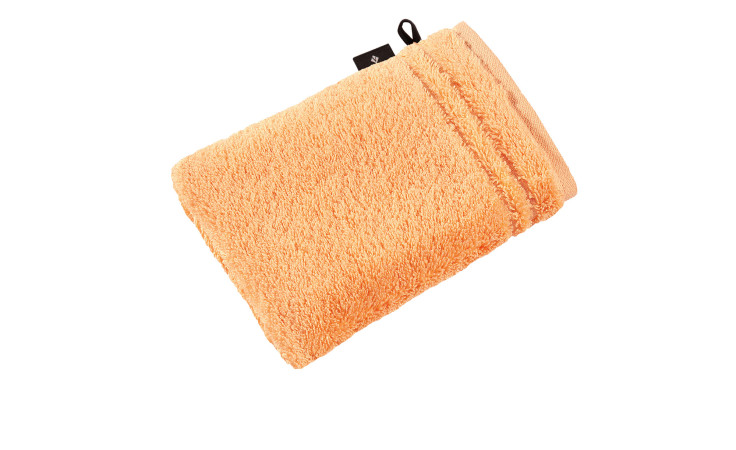 Ein Vossen Waschhandschuh Vienna Style Supersoft 16 x 22 cm in orange, mit schwarzer Schlaufe, gefaltet auf weißem Grund.