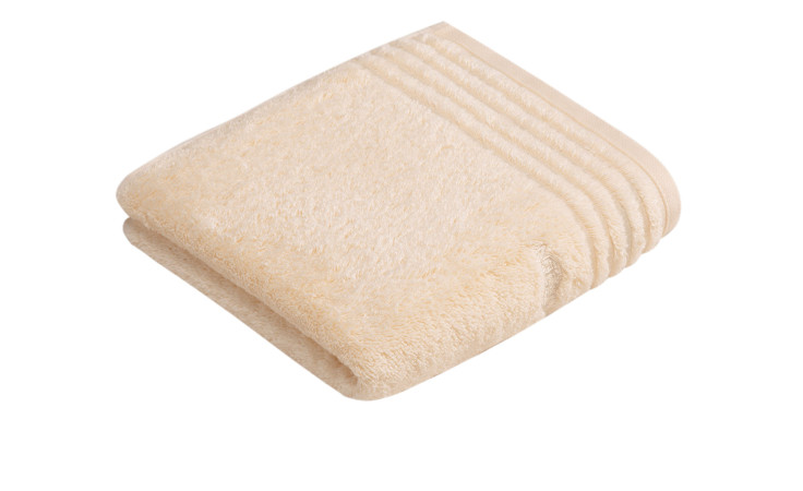 Vossen Handtuch Vienna Style Supersoft 50x100 cm, beige Naturfaser mit Zierstreifen, gefaltet auf weißem Hintergrund.