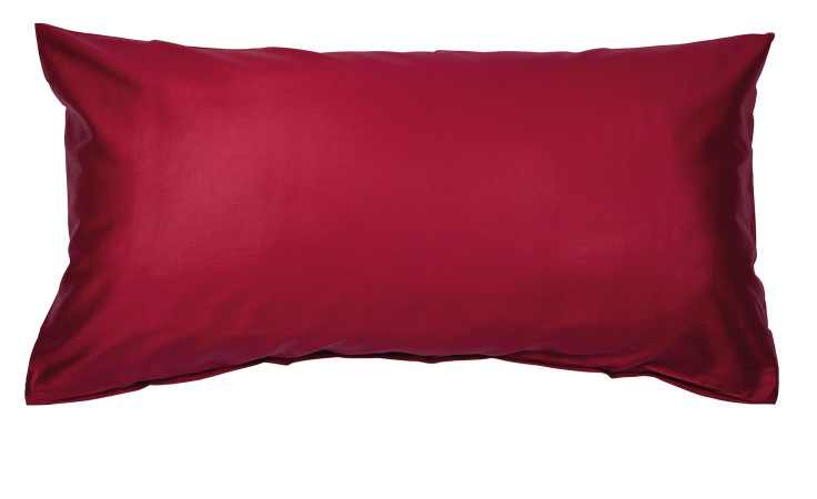 Mako-Satin Kissenbezug Colorsin der Größe 40 x 80 cm und in der Farbausführung rot