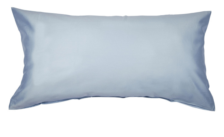 Mako-Satin Kissenbezug Colors, in der Größe 40 x 80 cm und in der Farbausführung blau