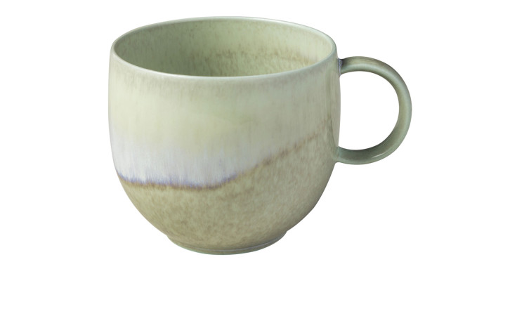 Der Villeroy & Boch Becher Perlemor Alga 210 ml ist ein Keramikbecher in zartem Grün und Beige mit einem großen Henkel.