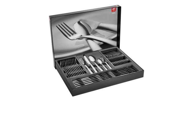 Das Zwilling Besteck-Set King 60tlg. in schwarzer Box enthält Gabeln, Messer und Löffel in übersichtlichen Fächern.