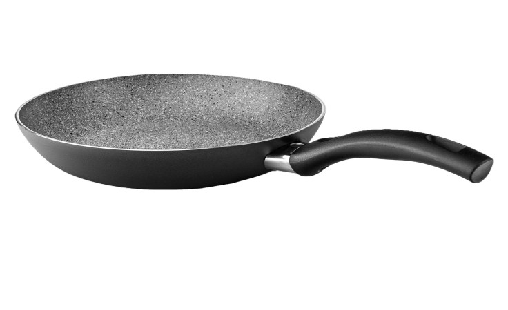 Zwilling Bratpfanne Bologna Granitium 20 cm mit schwarzem Griff, schräg dargestellt auf weißem Hintergrund.