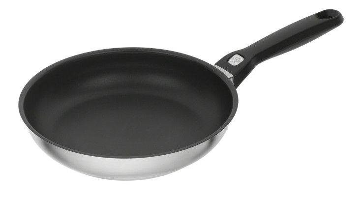 Die Zwilling Bratpfanne Pesaro 24 cm, silberfarben mit schwarzem Griff, von oben gesehen auf weißem Grund.