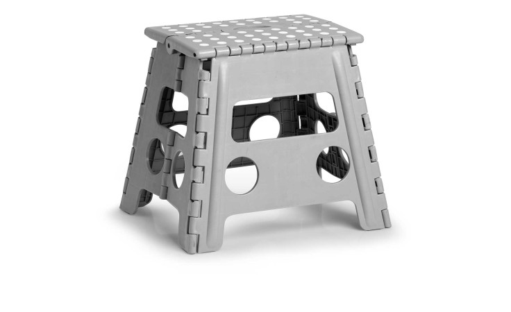 Klapphocker 37 x 30 x 32 cm: grauer klappbarer Tritthocker mit gepunkteter Platte, runde Seitenlöcher, abgebildet auf weißem Hintergrund.