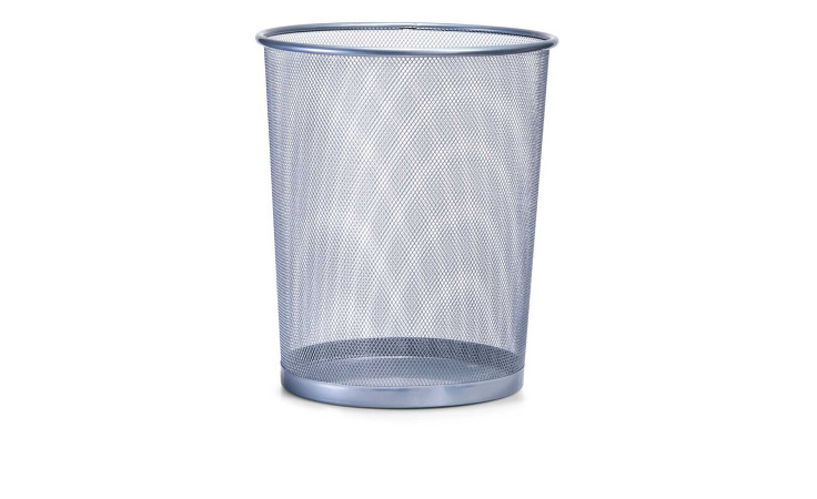 A Papierkorb 29,5 x 35 cm aus silberfarbenem Metall-Mesh auf weißem Hintergrund.
