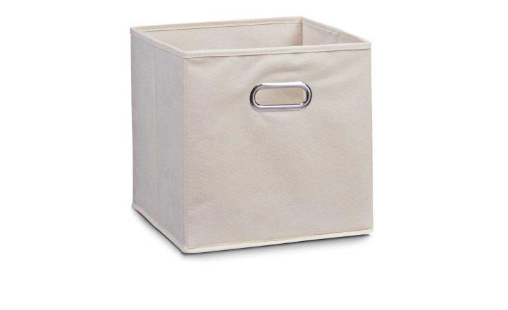 Eine beige Aufbewahrungsbox 28 x 28 x 28 cm mit einem Metallgriff auf der Vorderseite, vor einem weißen Hintergrund.