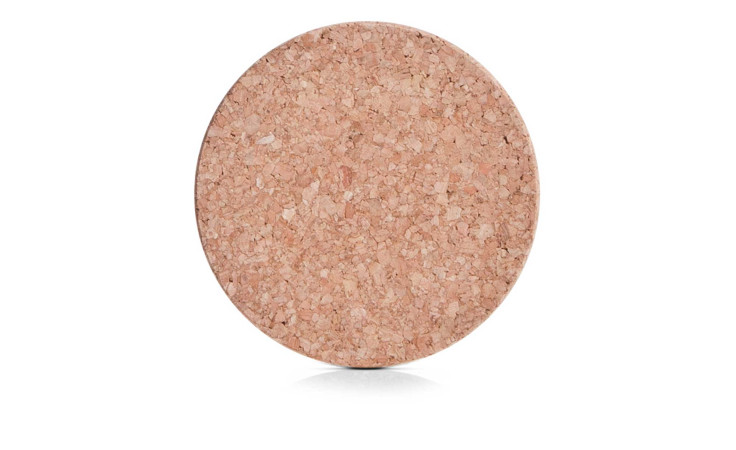 Der Kork-Untersetzer 11 cm ist ein runder beiger Untersetzer mit gesprenkelter Textur, hergestellt aus reinen Naturmaterialien.