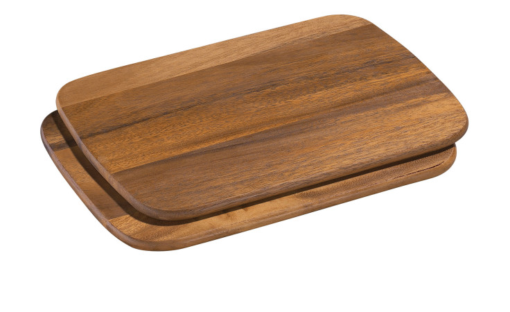 Das Frühstücksbretter-Set 28 x 20 cm 2 tlg. zeigt zwei leicht schief gestapelte Holzbretter auf Weiß.