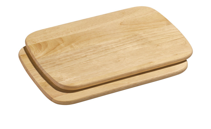 Zwei rechteckige Frühstücksbretter-Set 28 x 20 cm 2 tlg. gestapelte Schneidebretter auf weißem Hintergrund.