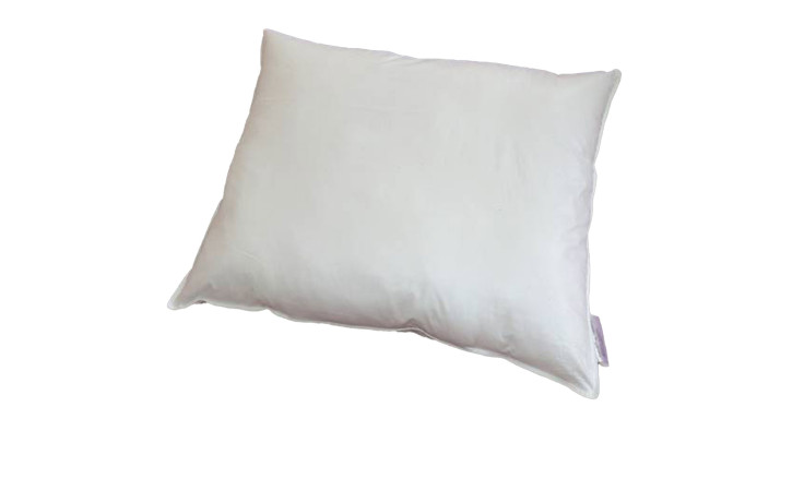 Ein weißes Schlafmond Kissen Kugeln zum Träumen 80x80 cm auf weißem Hintergrund.