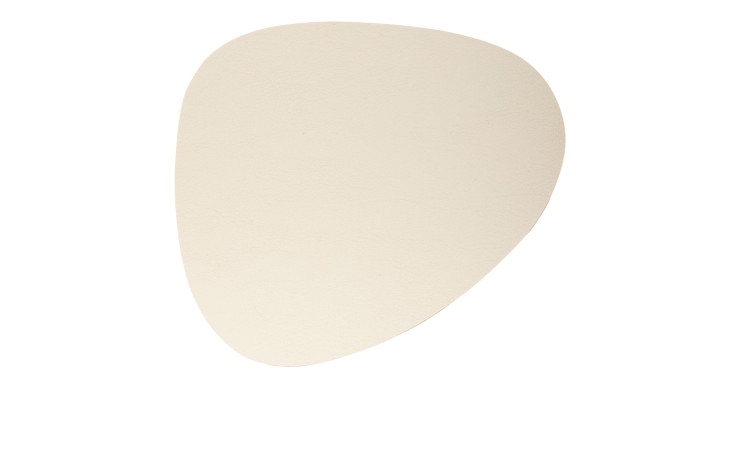 Ovaler Glasuntersetzer Kaja in Beige, 14 x 11,5 cm - ideal für Dekorationen auf weißem Hintergrund.