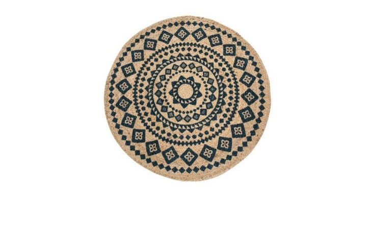 LUXOR living Teppich Mamda, 80 cm runder Juteteppich mit schwarzen geometrischen Mustern auf naturfarbenem Grund, abgebildet auf einer weißen Oberfläche.