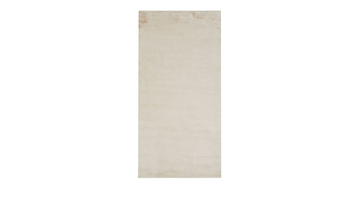 Der LUXOR living Teppich Loano (60 x 120 cm) ist beige, rechteckig, schlicht im Design und aus Synthetikfaser gefertigt.