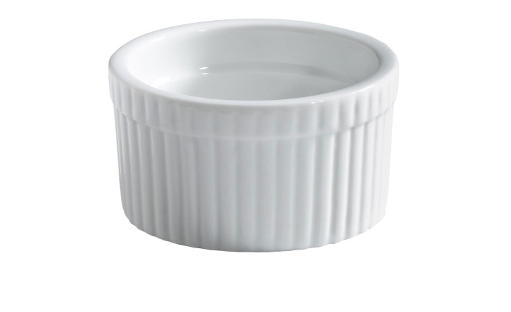 Casa Nova Porzellan-Creme-Brulee-Schälchen 8,9x5x7,8 cm mit Rillen auf schlichtem, weißem Hintergrund.