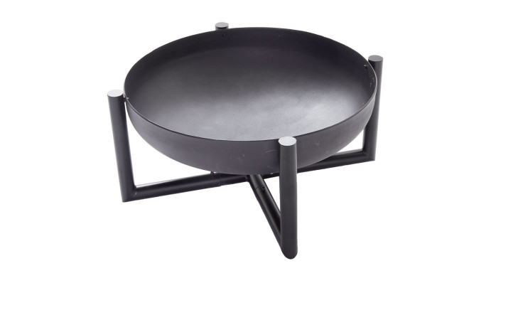 Die Feuerschale 60 cm von Outdoor aus grauem Metall auf dreibeinigem Stativ, isoliert auf weißem Hintergrund.