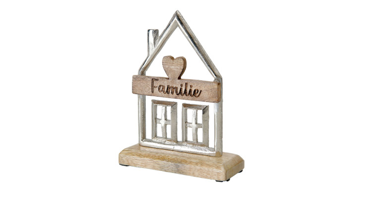 Das Deko-Haus 17 cm ist ein hölzernes Dekor in Form eines Hauses mit einem Herz, dem Text "Familie" und einem stabilen Holzsockel.