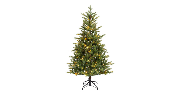 Der Tannenbaum Allison II 150 cm ist ein grüner Kunstbaum mit gelben Lichtern auf einem schwarzen Metallsockel, Ø 97 cm.