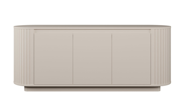 Sideboard Chania in Beige mit drei flachen Schranktüren und abgerundeten, mit Lamellen versehenen Seitenwänden.