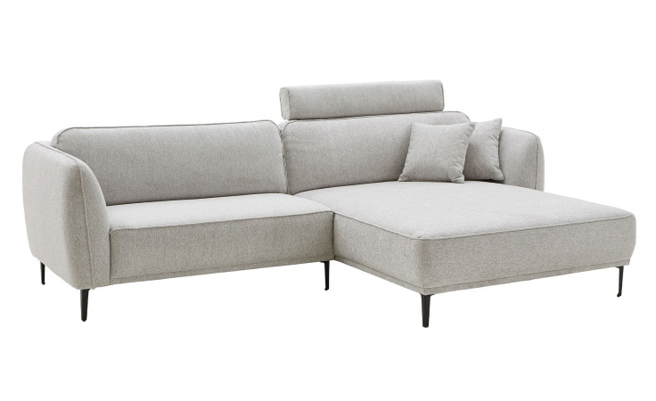 Wohnlandschaft Ceylon in einem silbernen Bezugsstoff mit schwarzen Füßen.