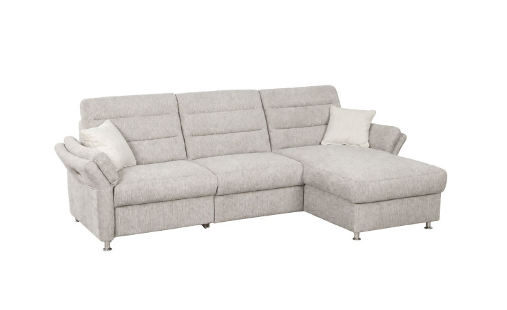 Basis-Wohnlandschaft „Fiona“: hellgraues Sofa-Set mit Kaltschaumpolsterung, Chaiselongue, durchgehender Rückenlehne und alufarbenen Füßen.