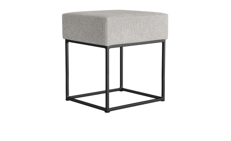 Nachttisch Tokio: Quadratischer, grauer, gepolsterter Hocker mit Metallgestell, minimalistisches, modernes Design, abgebildet vor weißem Hintergrund.