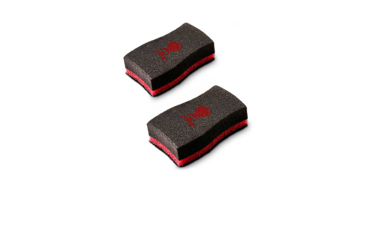 Weber Reinigungsschwamm 2 Stück mit rotem Logo und Scheuerseite, abgebildet auf weißem Hintergrund.