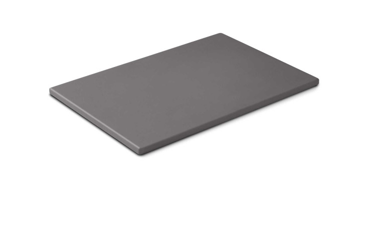 Ein flacher, rechteckiger Weber Pizzastein für Weber-Grills in glasiert dunkelgrau mit glatten Kanten auf weißem Hintergrund.