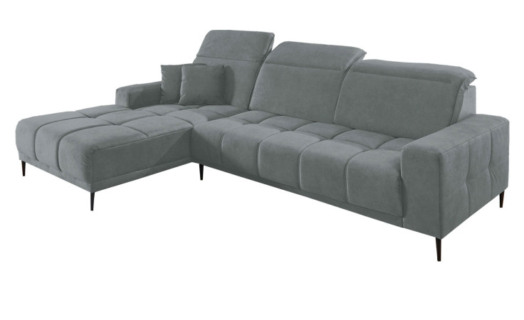 Wohnlandschaft Luan in Grau mit Ottomane links, Wohnlandschaft mit Kopfteilverstellung und gesteppten Polstern freigestellt auf weißem Grund.