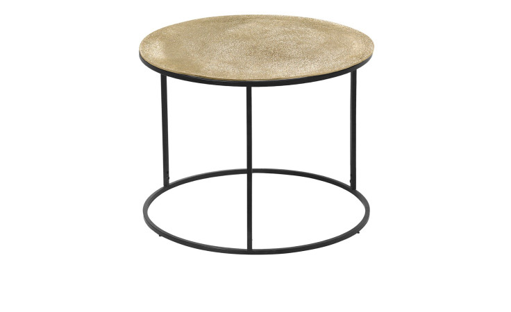 Beistelltisch Padma mit einem schwarzen Gestell und einer goldenen Metalltischplatte.