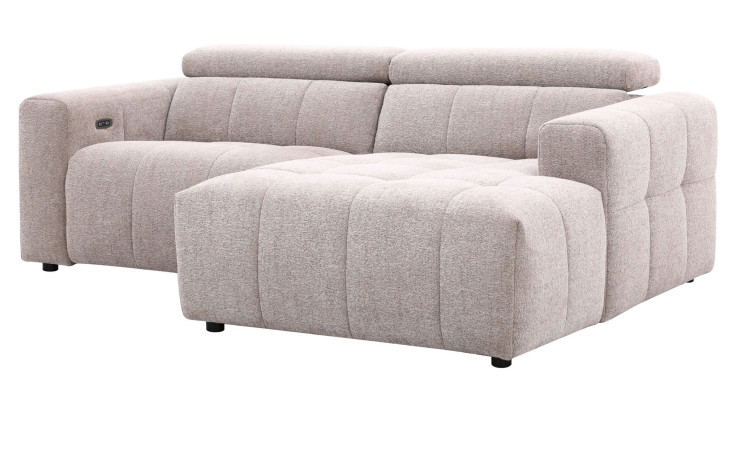 Wohnlandschaft Kelly: Hellgraues, modernes Zweisitzer-Sofa mit breiten Kissen, gepolsterten Armlehnen und verstellbarer Kopfstütze.