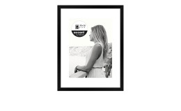 Bilderrahmen Aura 18 x 24 cm mit einem schwarzen Holzrahmen und transparentem Glas.